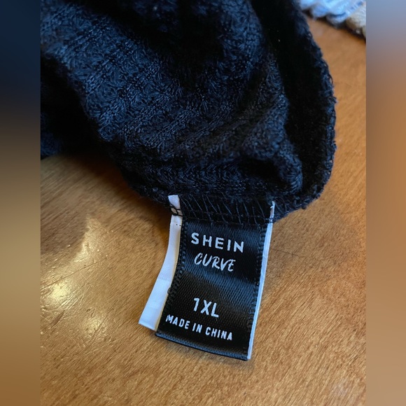 Women’s Shein Plus Size Romper ( 1X ) - Picture 2 of 5